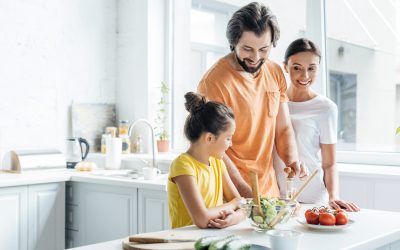 4 Smart Tips To Teach Kids Healthy Eating Habits (From A Busy Mom, RN)